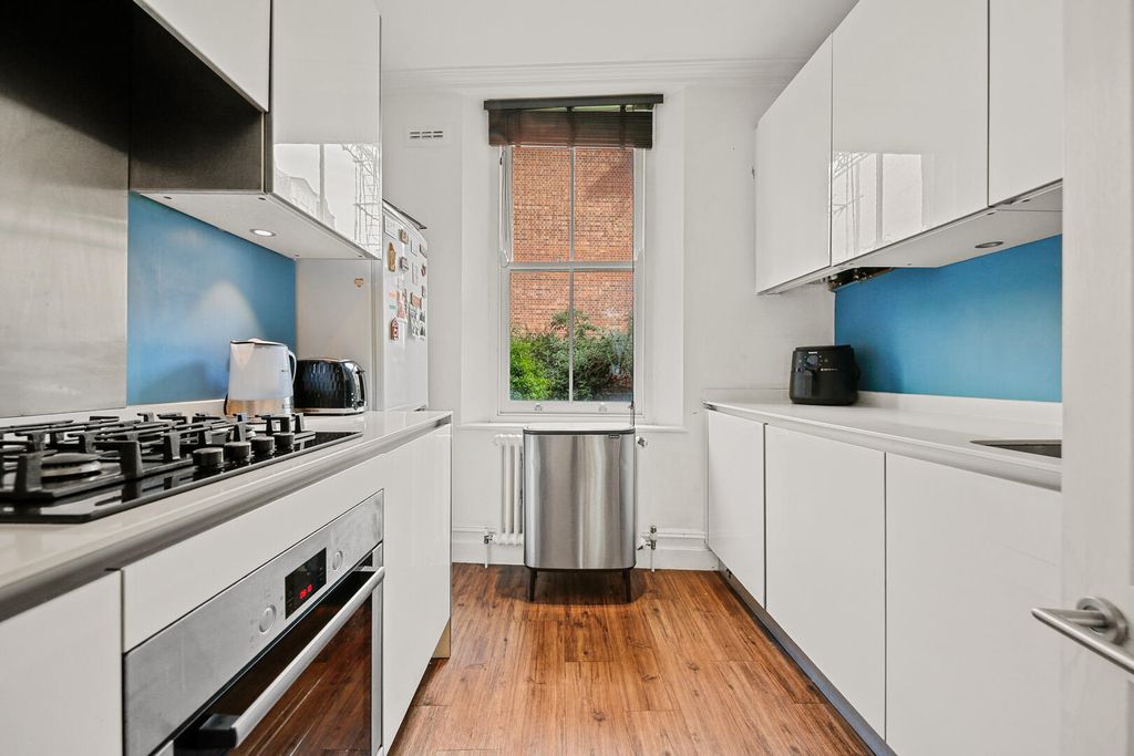 Property photo 2 of 24 Kitchen