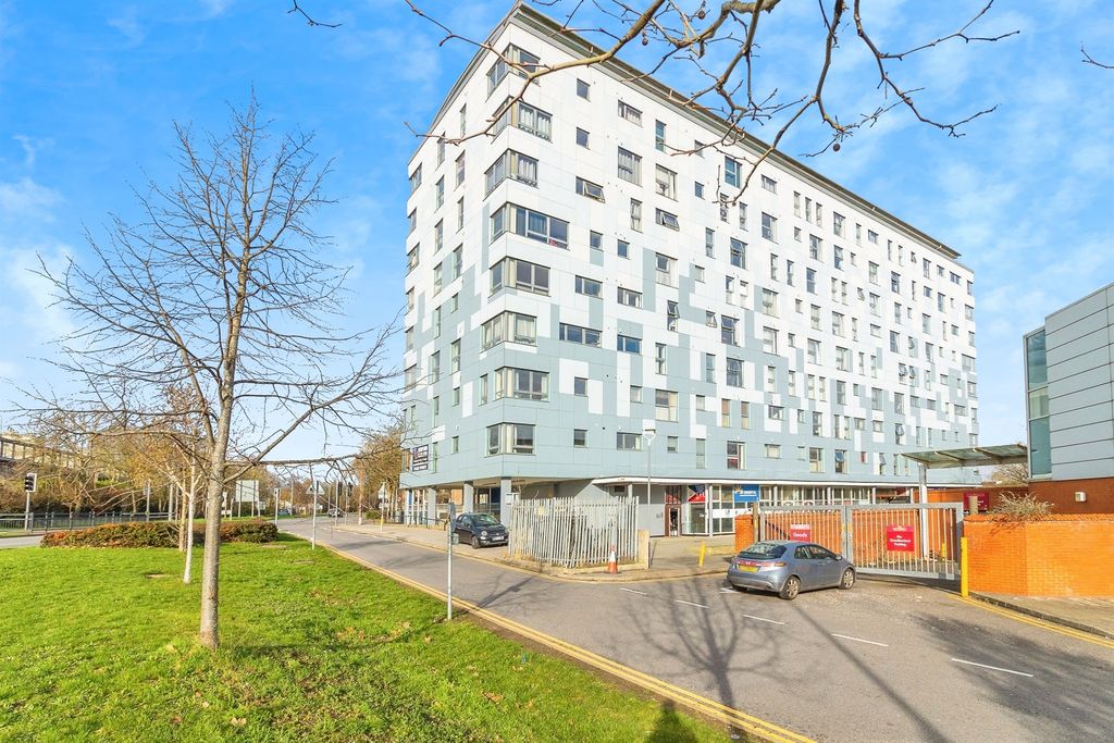 Property photo 1 of 13