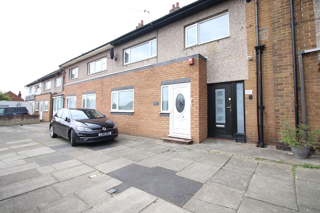 Property photo 2 of 18