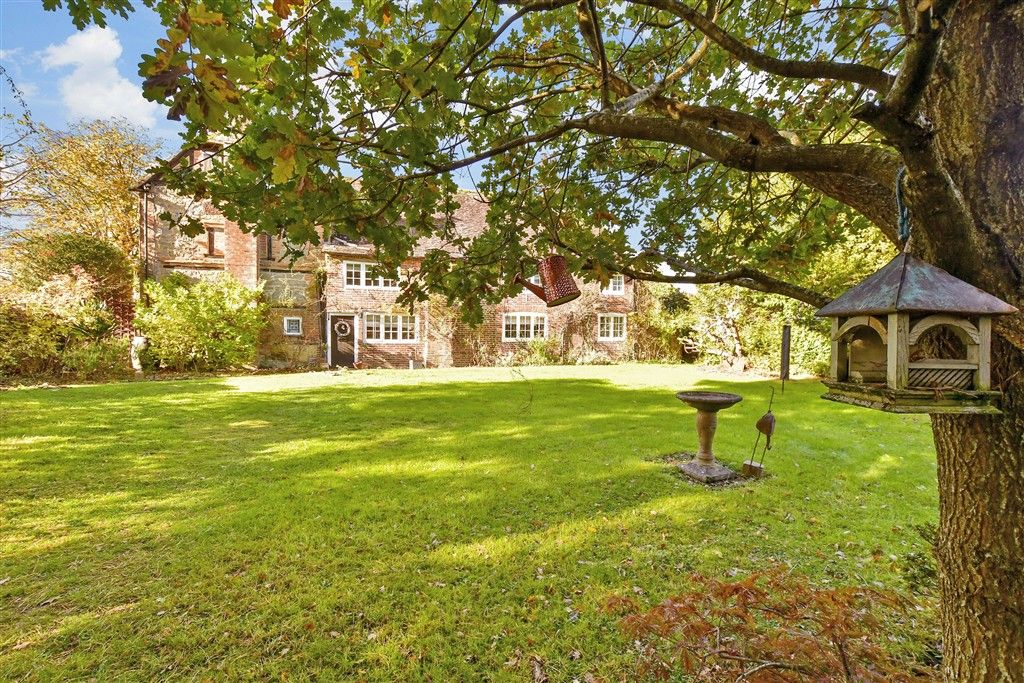 Property photo 2 of 3 Front Garden