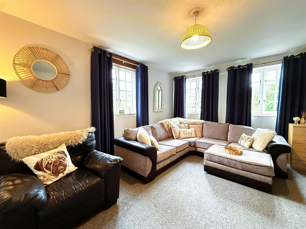 Property photo 2 of 11 Sitting Room