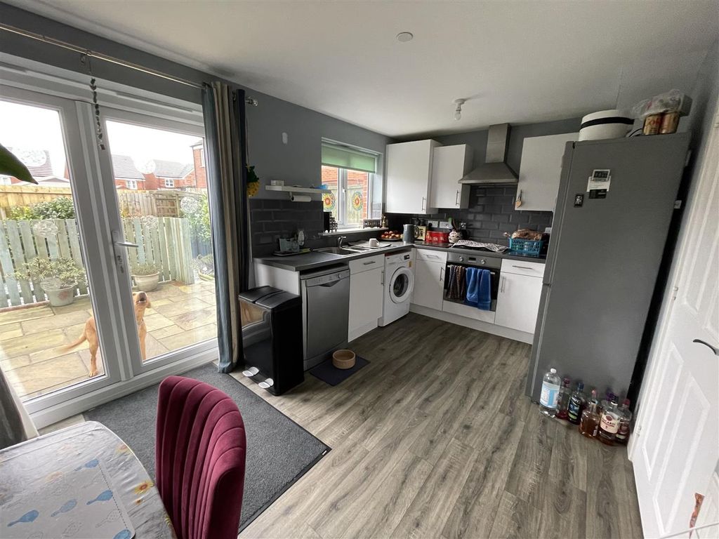 Property photo 2 of 18 Kitchen Dining Room