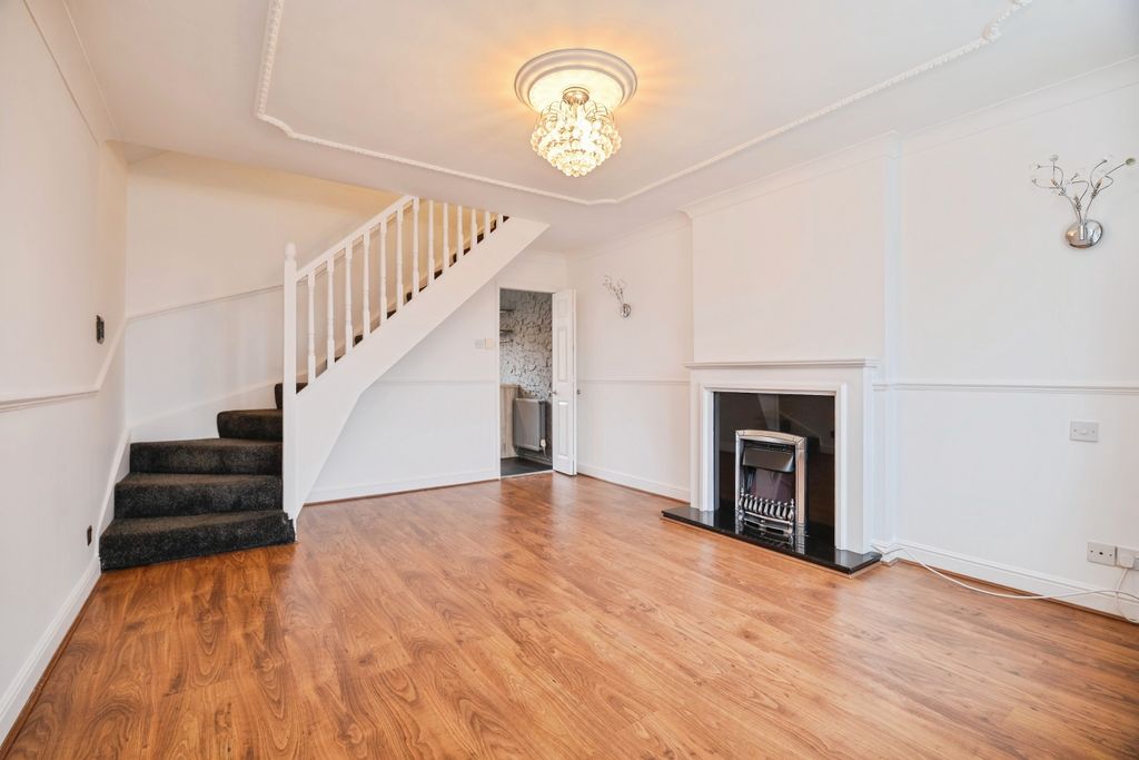 Property photo 2 of 19 Dsc_5067