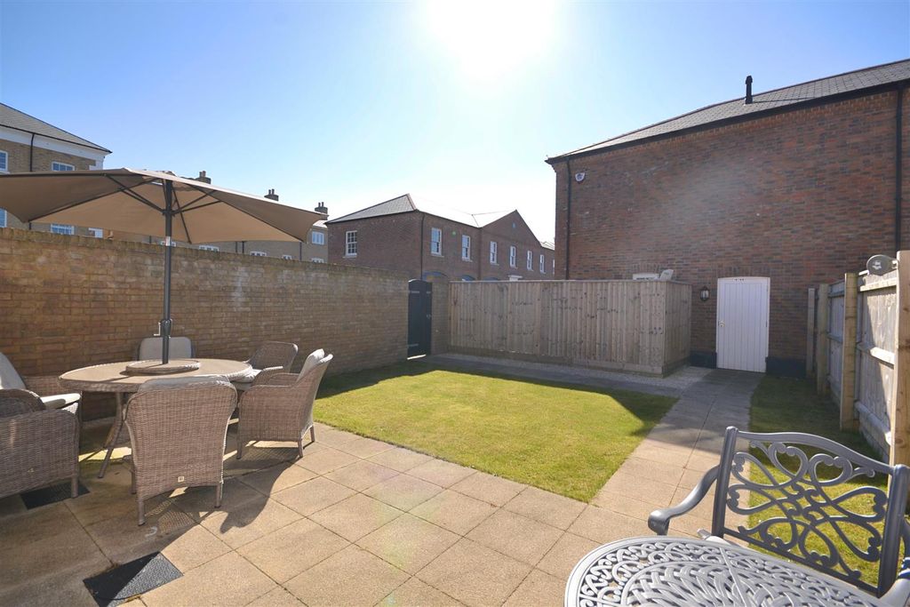 Property photo 3 of 14 9 (19).Png