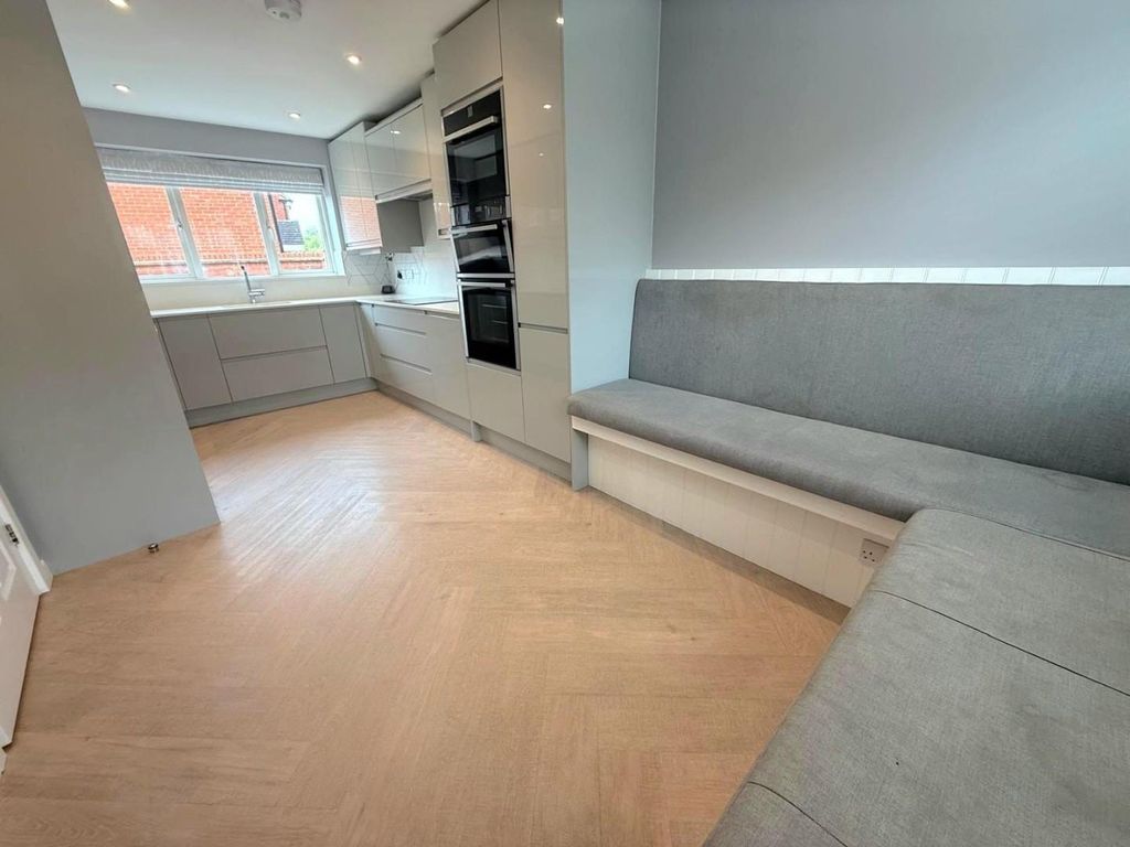 Property photo 3 of 18 15.Jpg