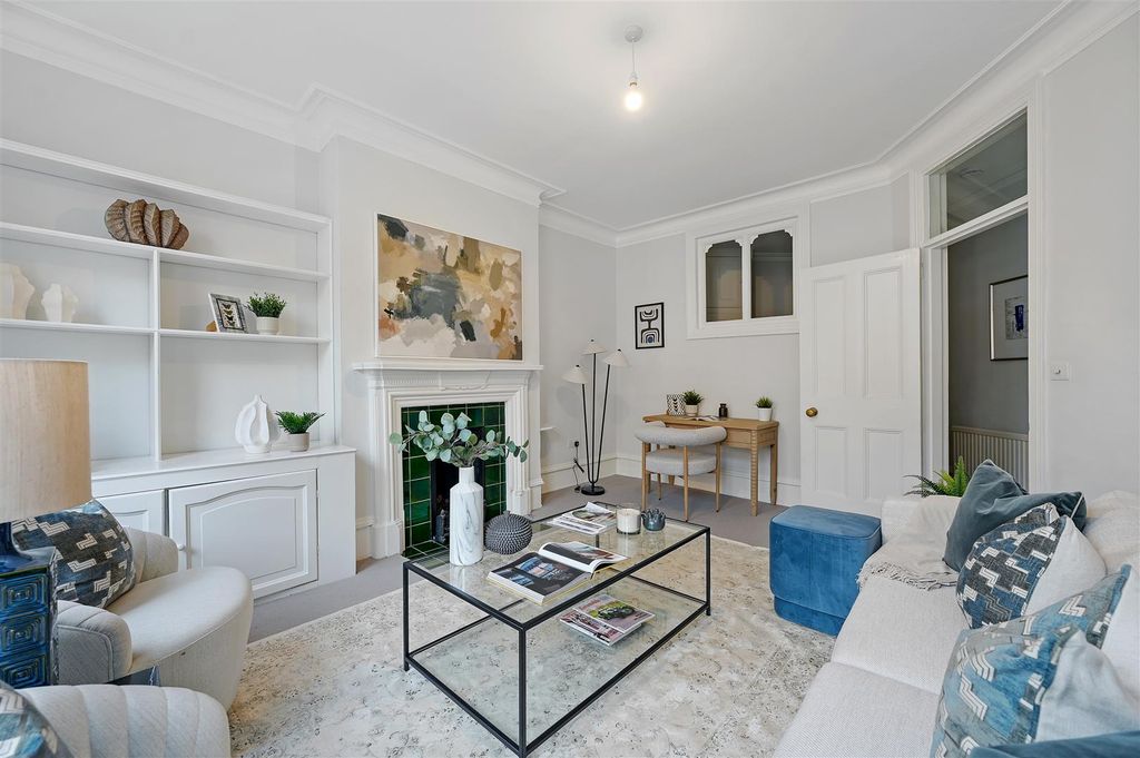 Property photo 3 of 14 Reception