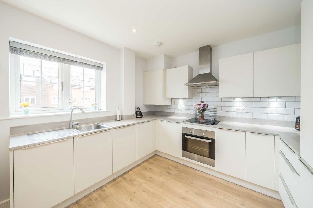 Property photo 3 of 5