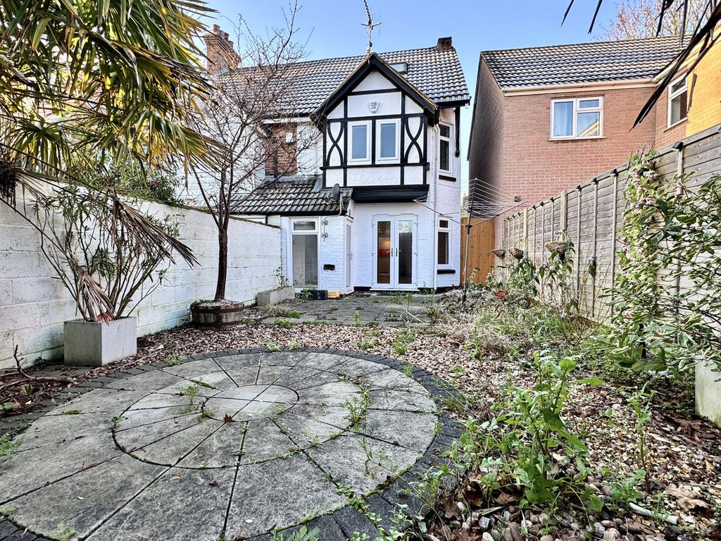 Property photo 3 of 11