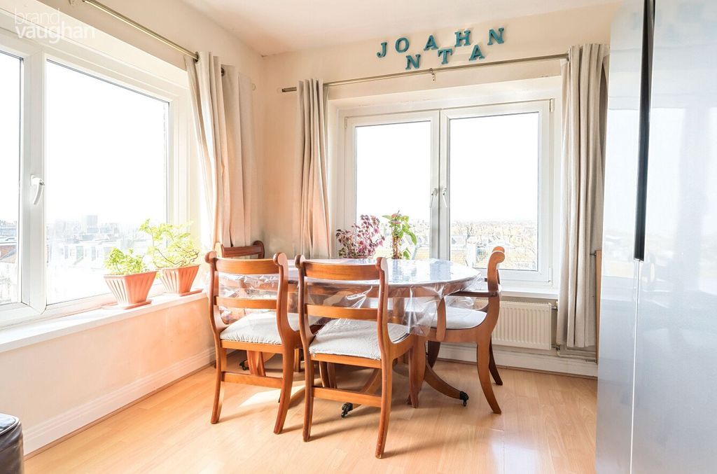 Property photo 2 of 5 Living Room