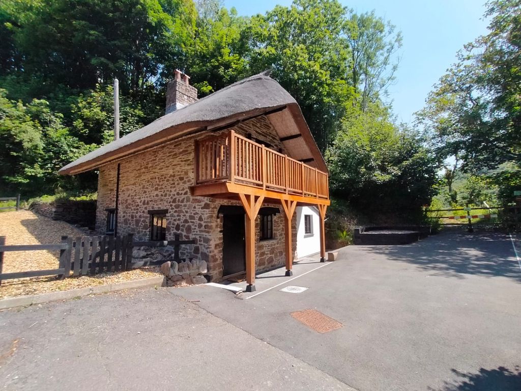 Property photo 2 of 11