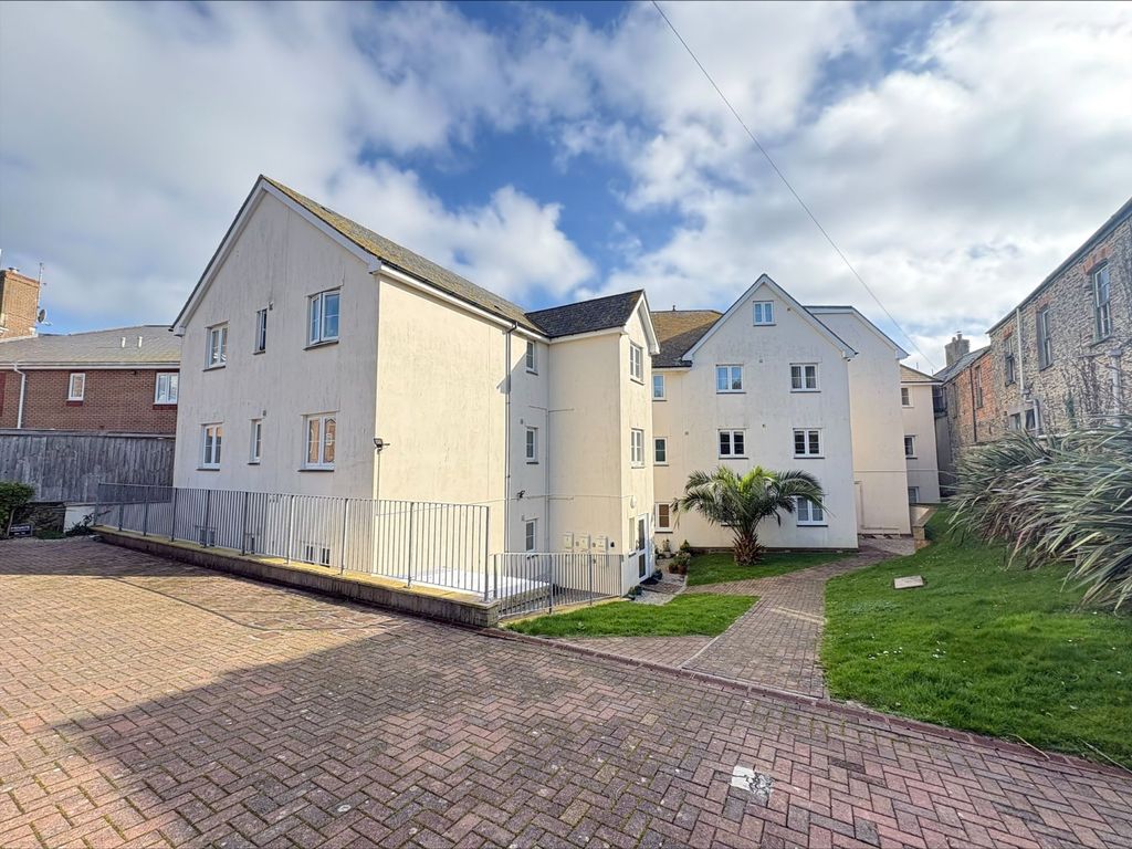 Property photo 2 of 17 External