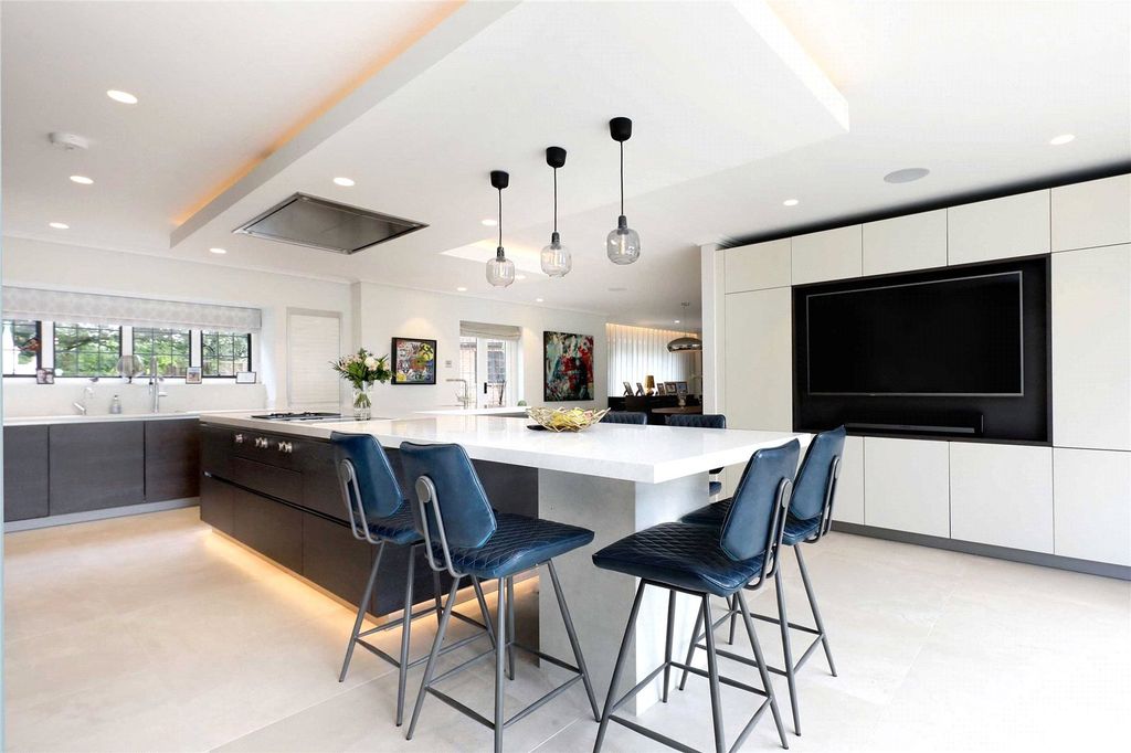 Additional image 14 of 7 bed detached house for saleHall Place Lane, Burchetts Green, Maidenhead, Berkshire SL6