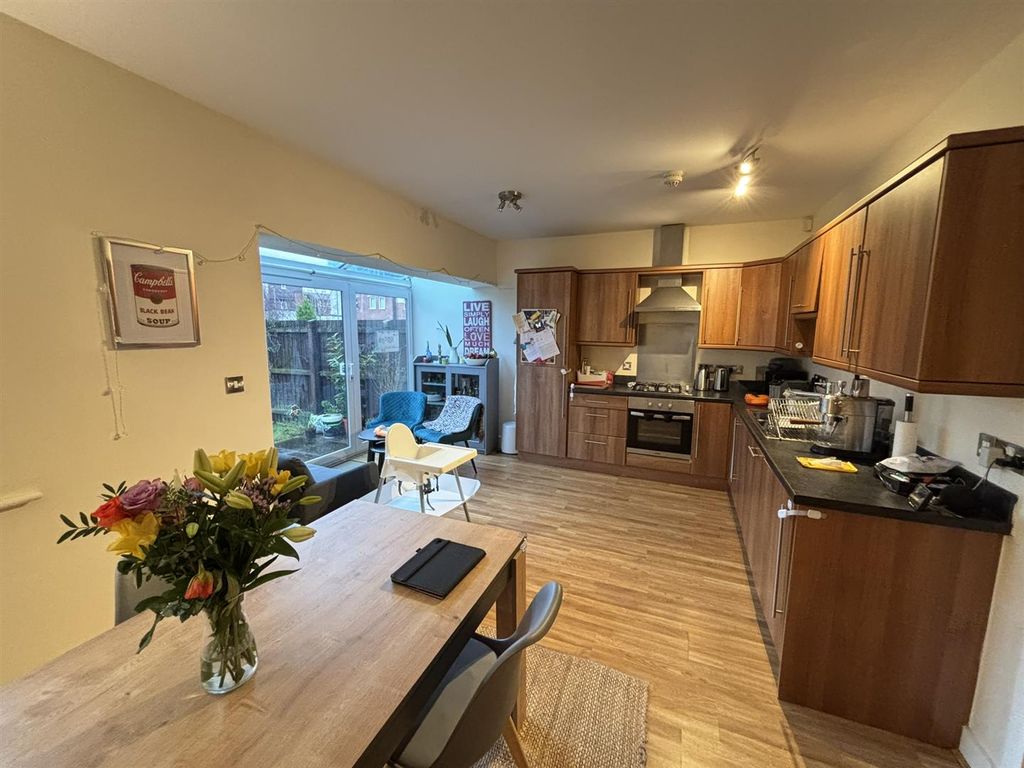 Property photo 3 of 20 Kitchen Diner