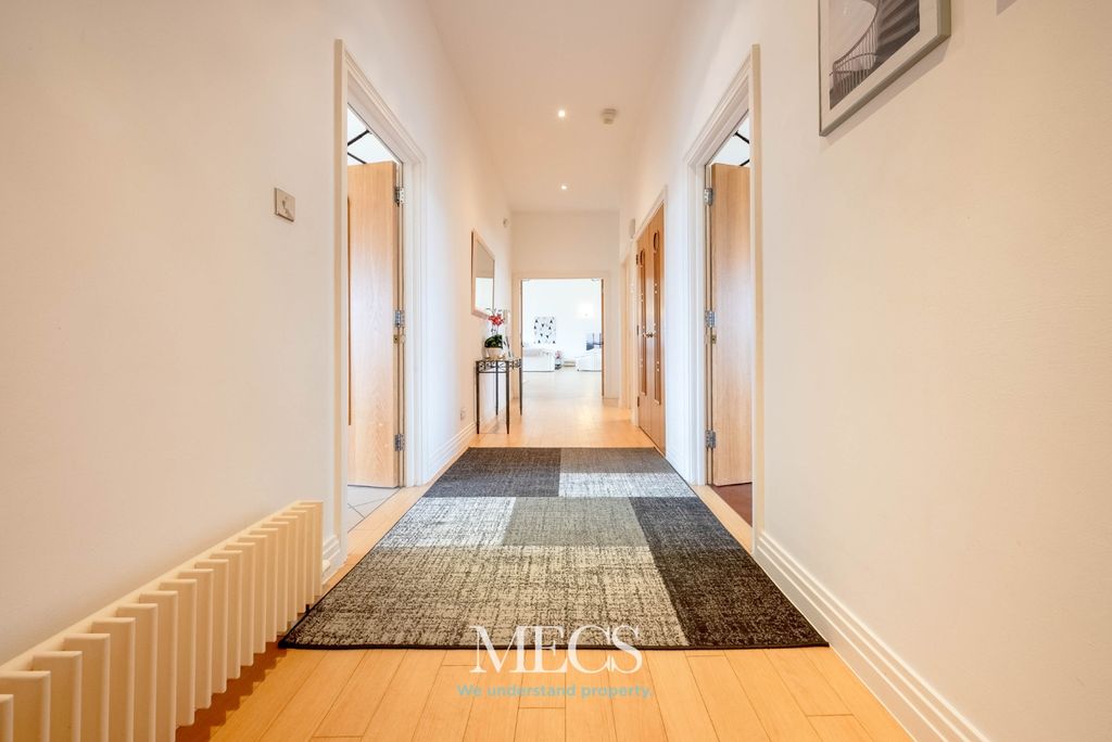 Property photo 3 of 18 4176053