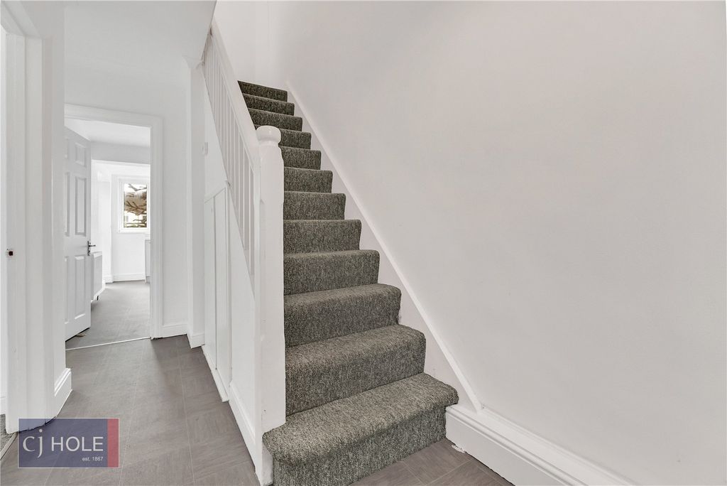 Property photo 2 of 19 Picture No. 43