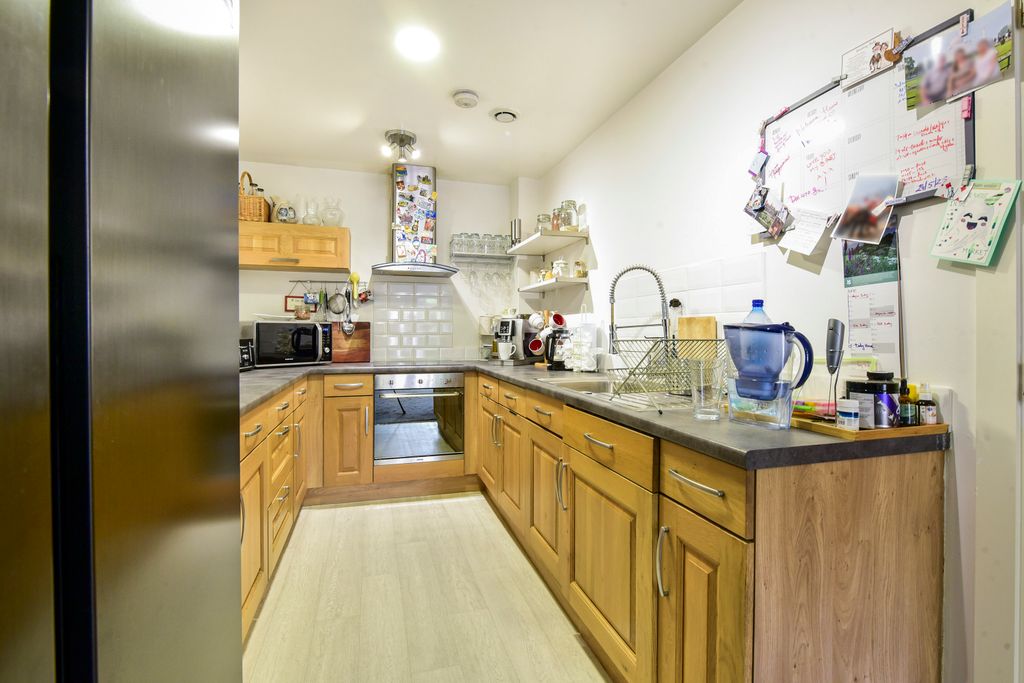Additional image 8 of 2 bed flat for saleWain Avenue, Chesterfield S41