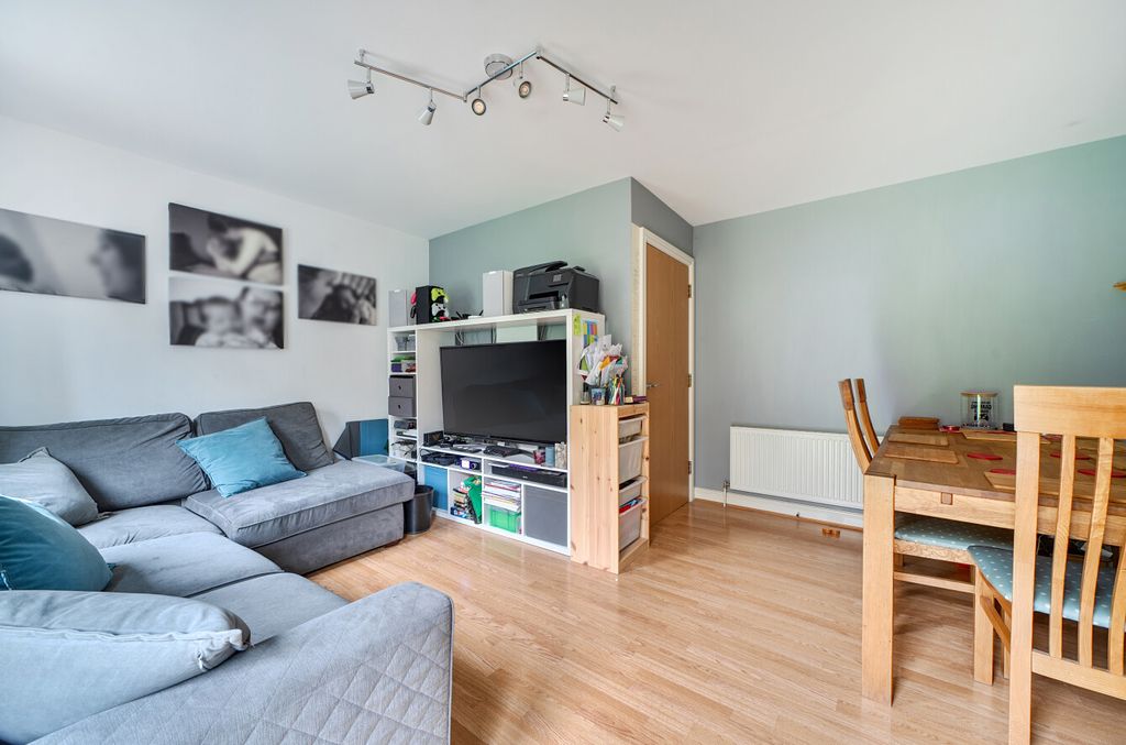 Property photo 3 of 20 1388511-15-69429d...