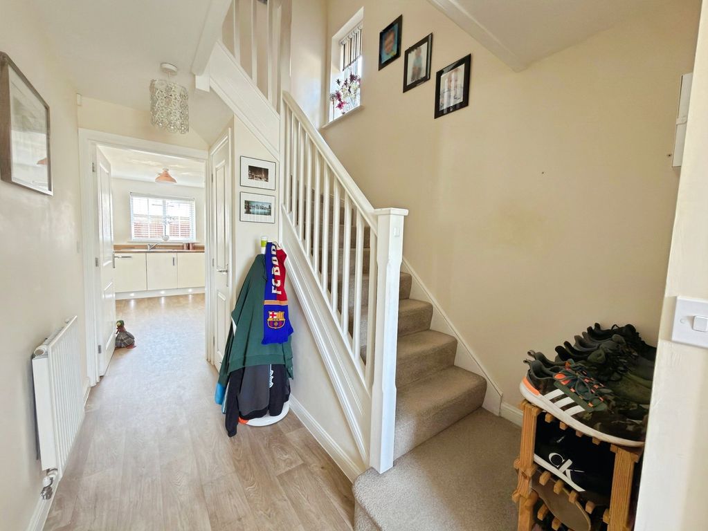 Property photo 2 of 21