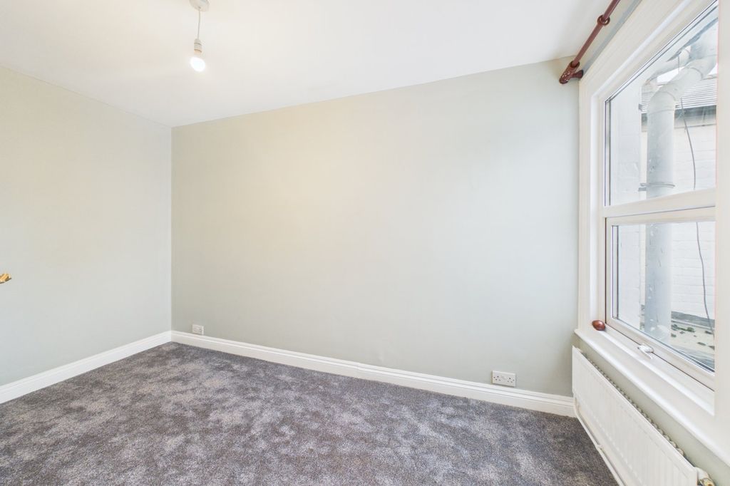 Property photo 3 of 10 Picture No. 02