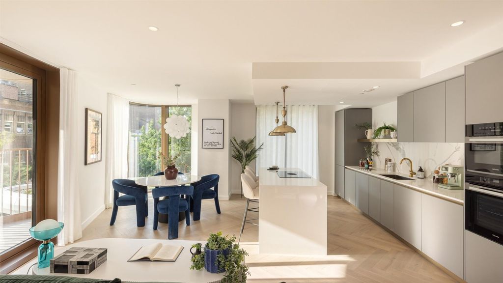 Property photo 1 of 15 Vb5504941_Triptych_1_07_012_3200x2134-2560x1440.Jp