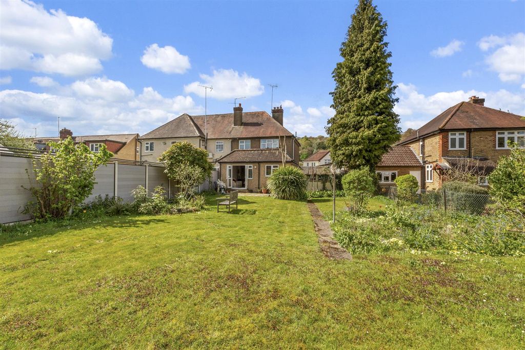 Property photo 2 of 15 Fassetts Rd-13.Jpg