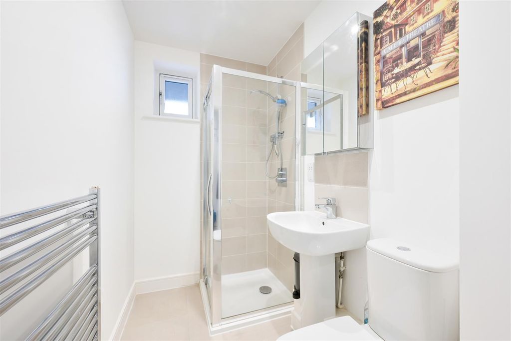 Property photo 3 of 14 Nailsworth Crescent (1).Jpg