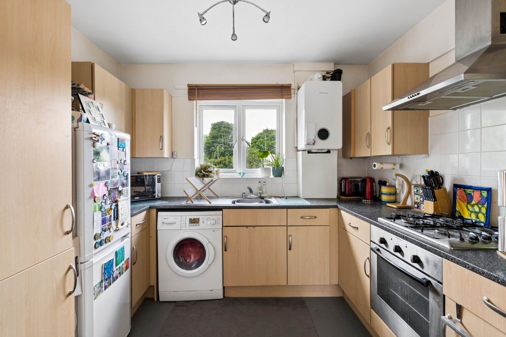 Property photo 2 of 20 Kitchen