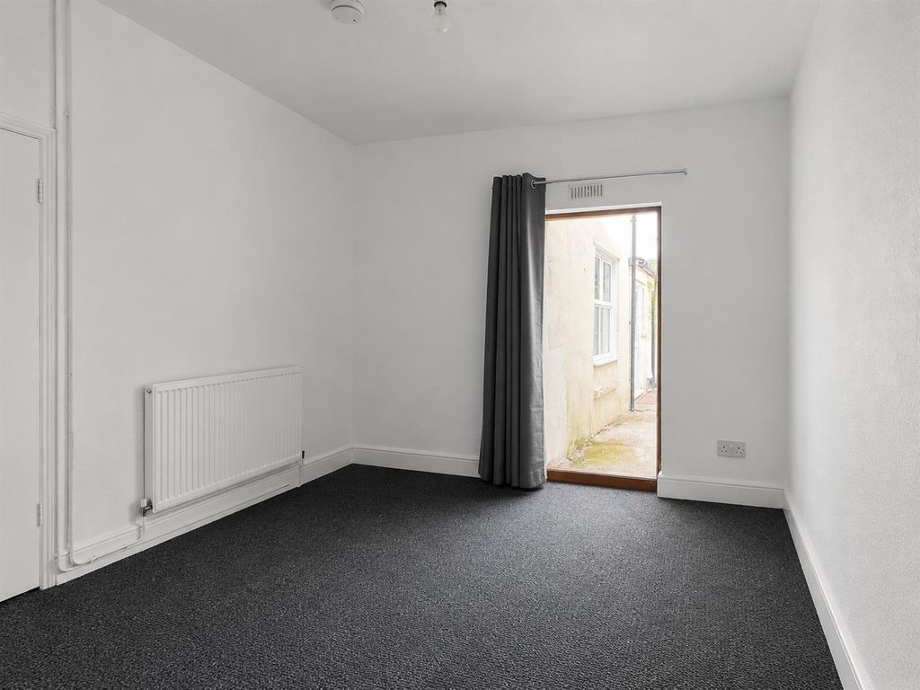 Property photo 3 of 12 4Ff1A577-4E6c-4971-979c-170A7472d22B.Png