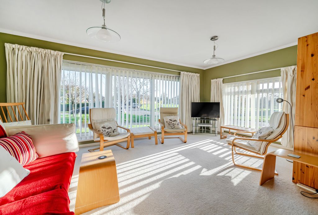 Property photo 3 of 11 1378844-20-691B31...