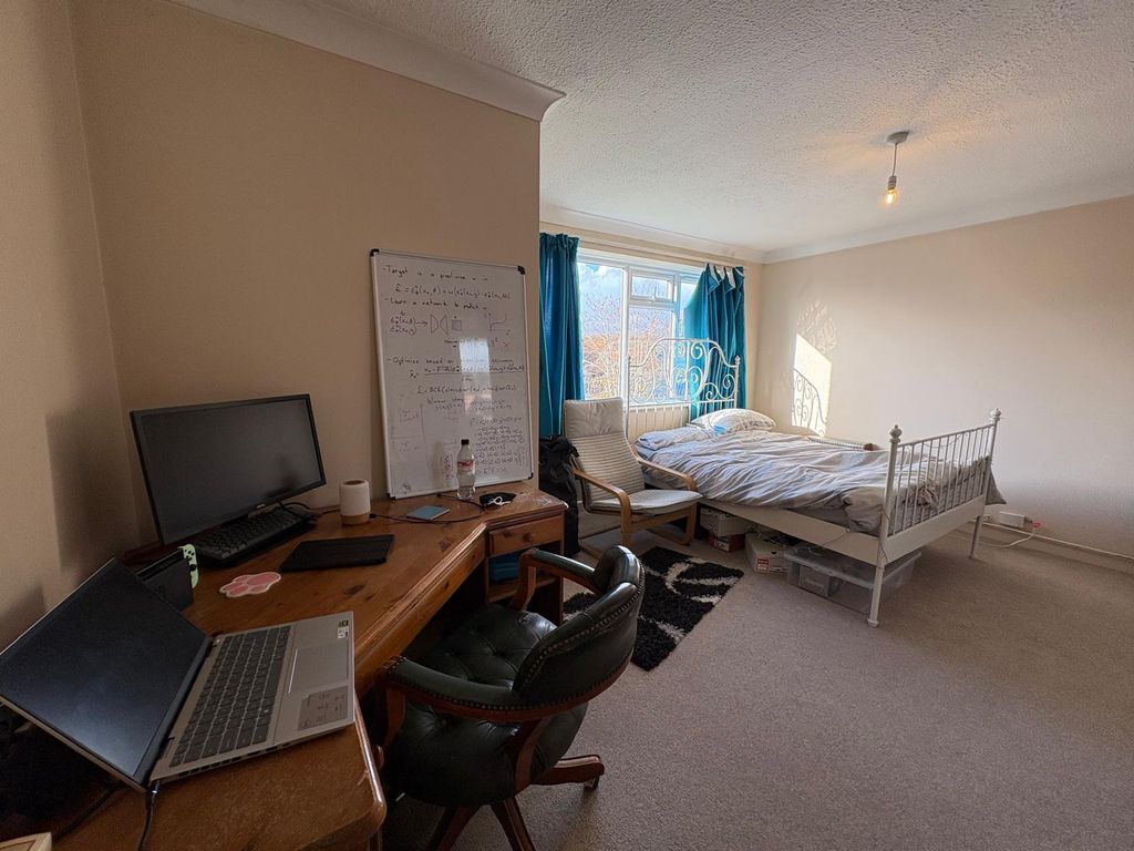 Property photo 1 of 5 Photo-2025-12-02-16-01-08