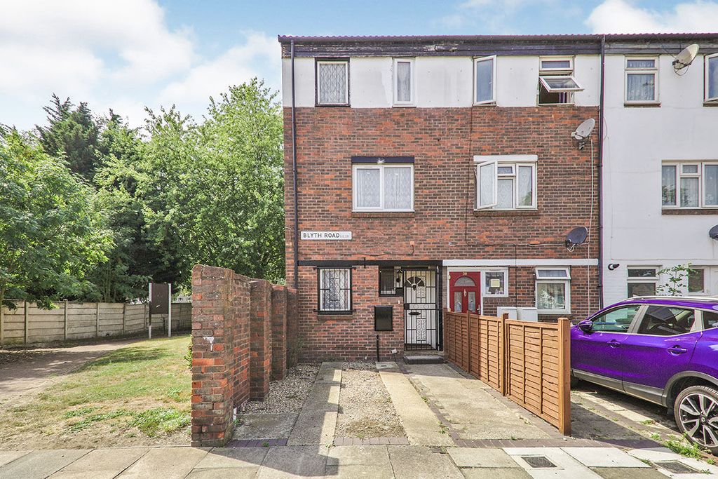 Property photo 1 of 12