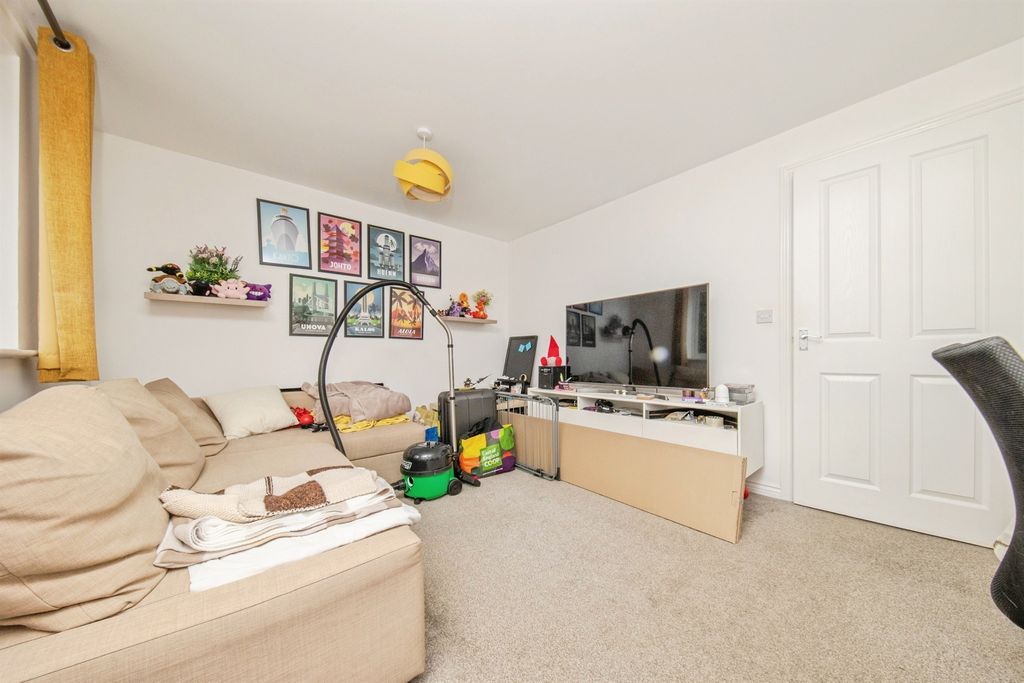 Property photo 2 of 12