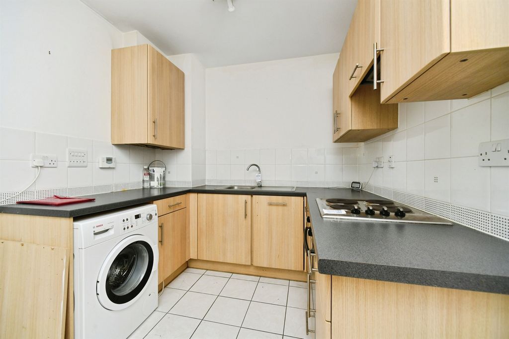 Property photo 2 of 18