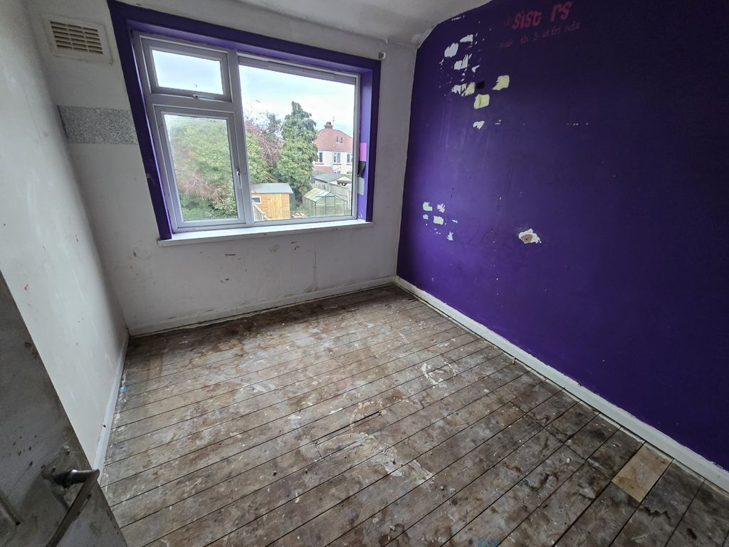 Property photo 3 of 17 R251217 295 - 338 Badger Avenue, Crewe, Cheshire, Cw1 3Lw (26).Jpg