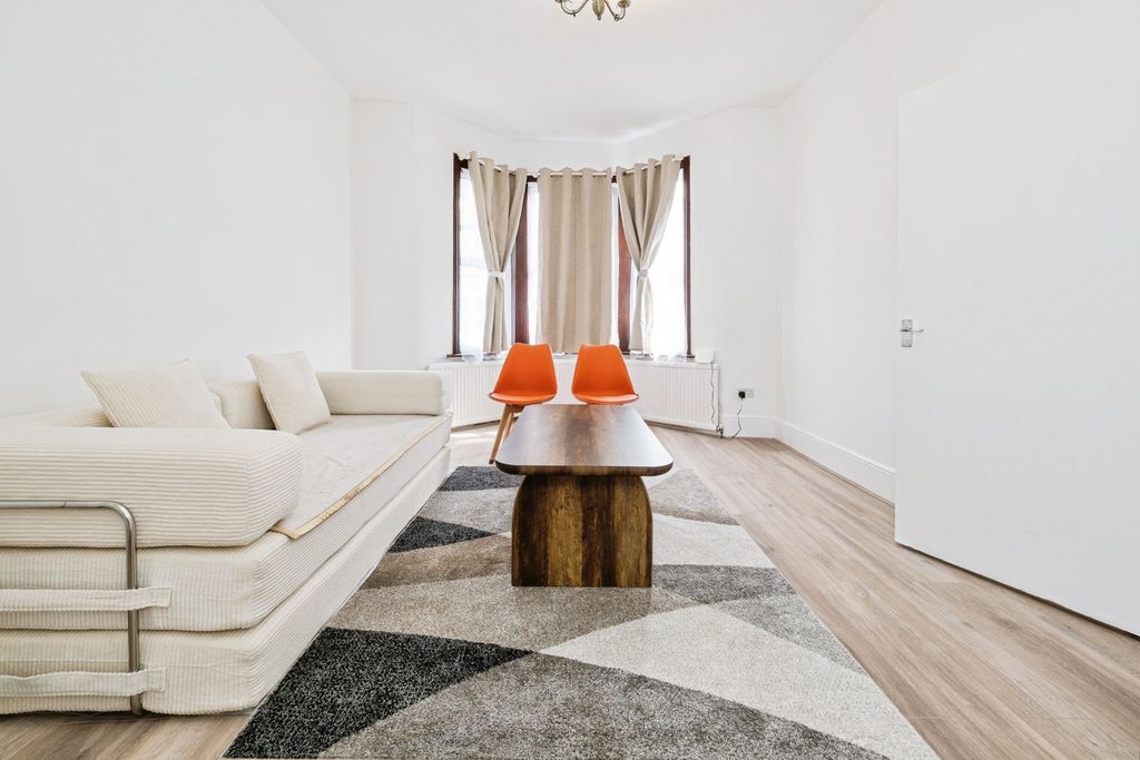 Property photo 2 of 20 Pbox-Img.Jpg