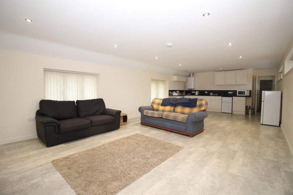 Property photo 3 of 13 Img_5842.Jpg