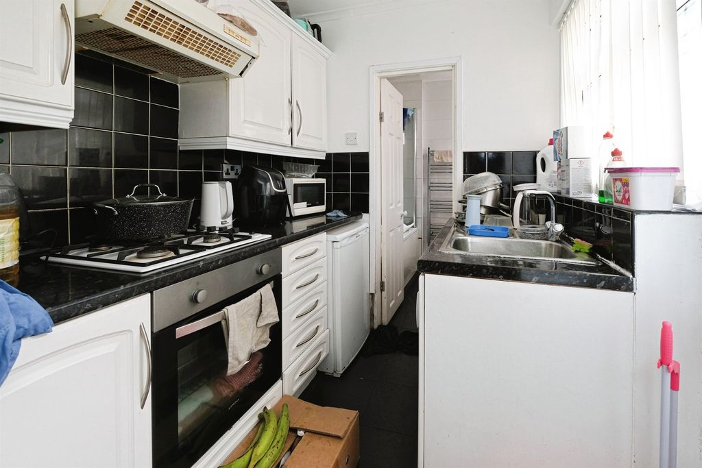 Property photo 2 of 13