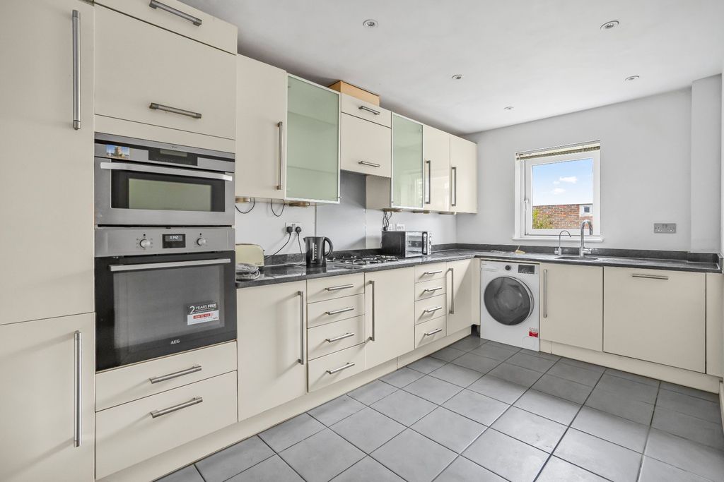 Property photo 2 of 17 Picture No. 04