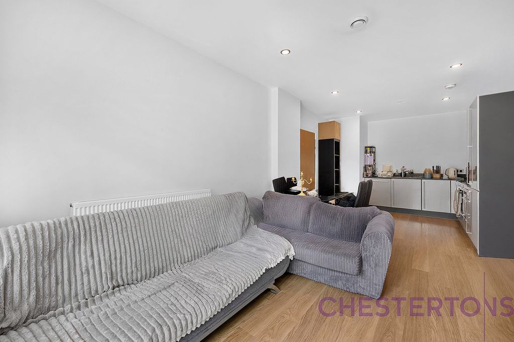 Property photo 3 of 18