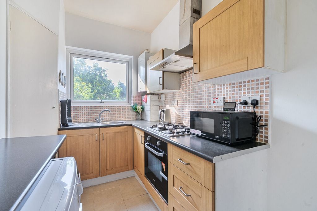 Property photo 2 of 16 Kitchen