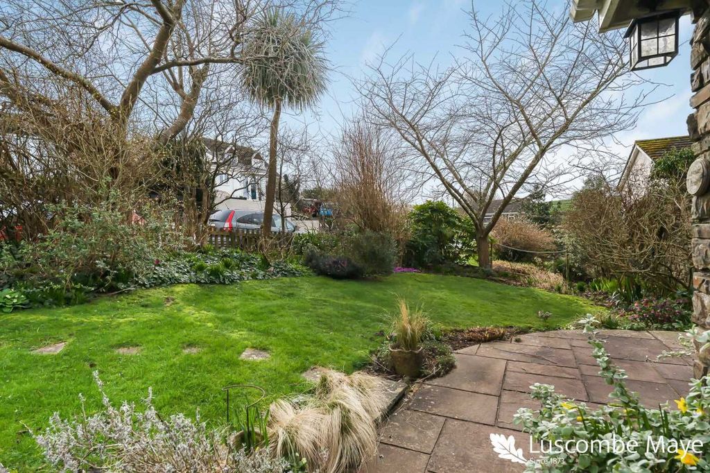 Property photo 3 of 18