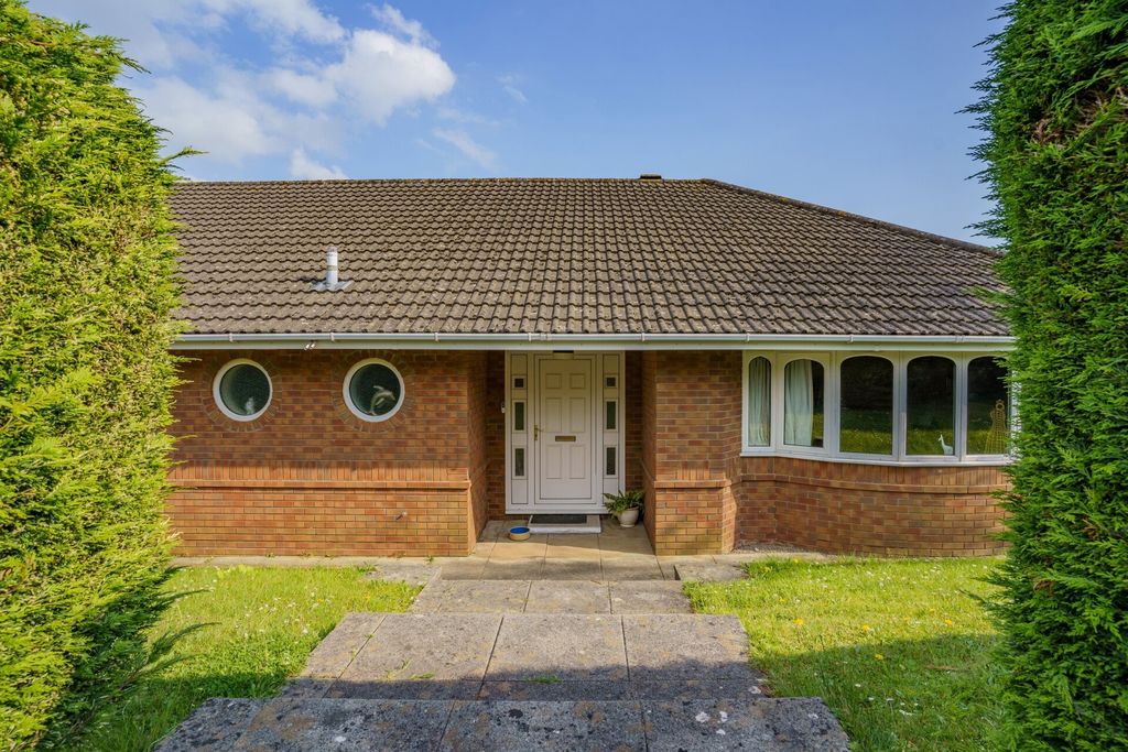 Property photo 2 of 30