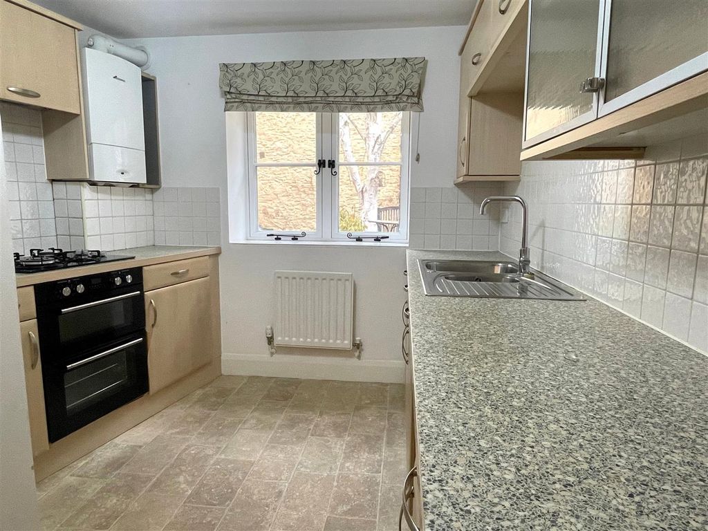 Property photo 3 of 14 Kitchen.Jpg