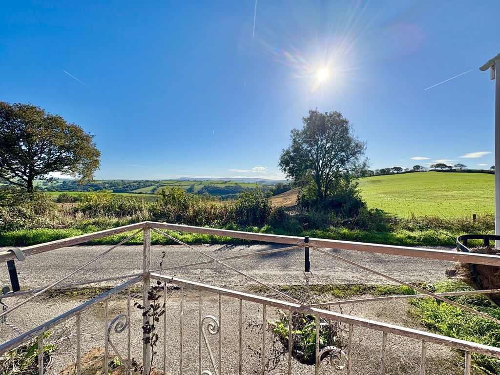 Property photo 2 of 36