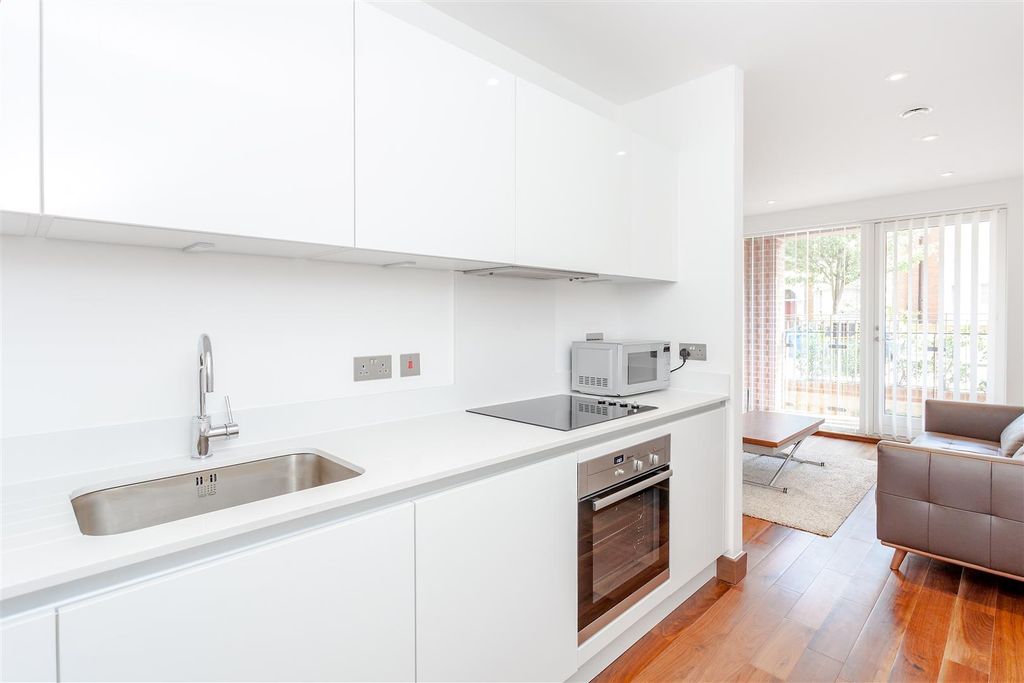 Property photo 3 of 8