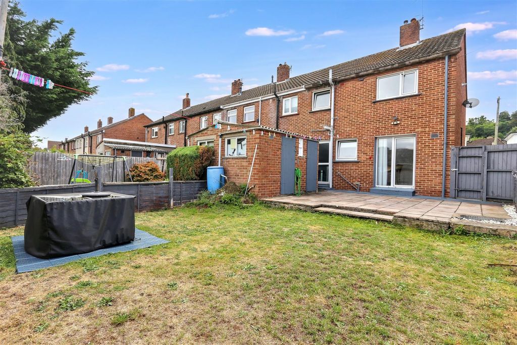 Property photo 2 of 12