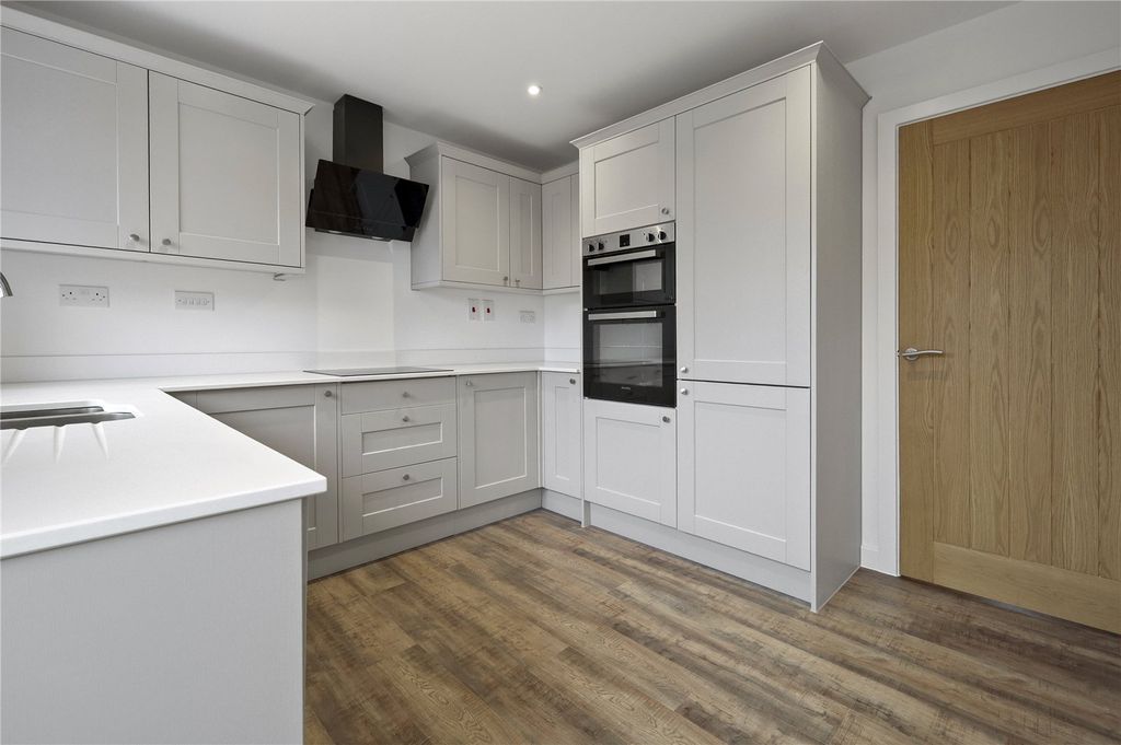 Property photo 3 of 14 Kitchen