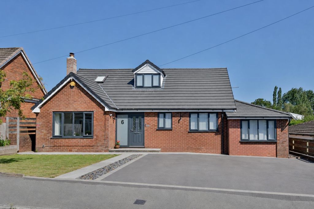 Property photo 1 of 31 Front.Png