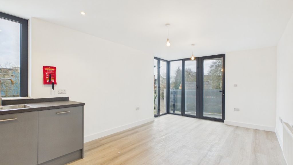 Property photo 3 of 8