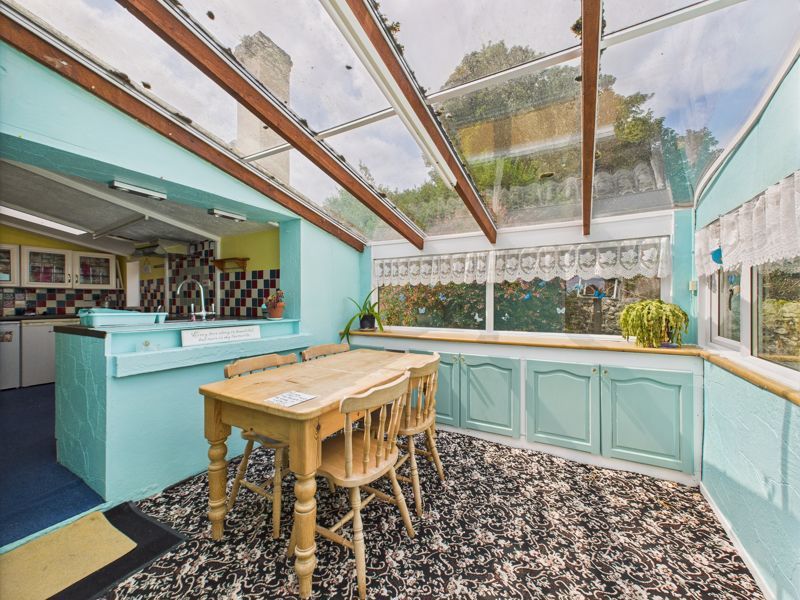 Property photo 3 of 11 Conservatory